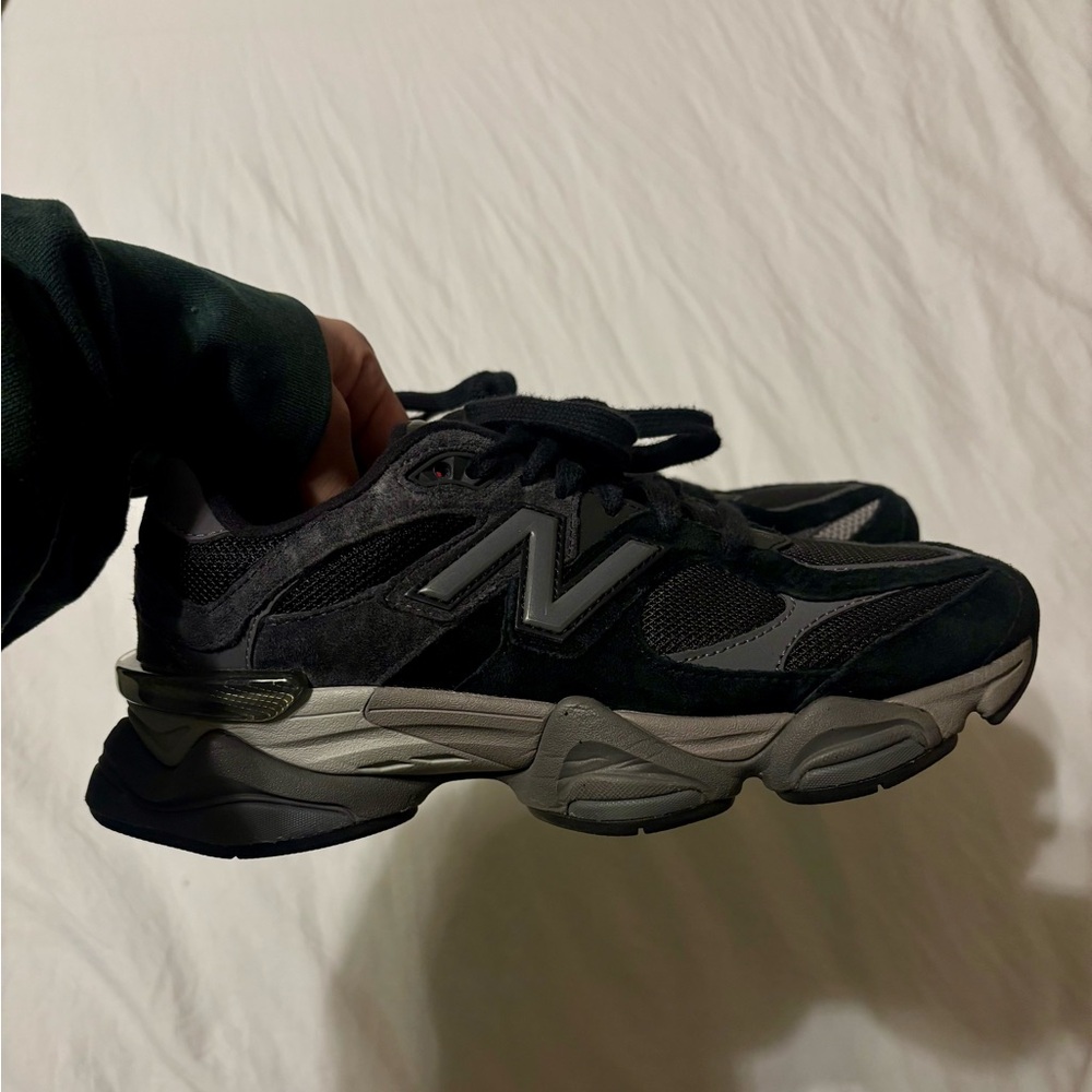 New Balance 9060 Black & Gray